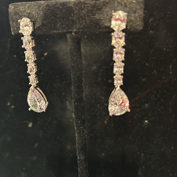 Glamorous Cubic Zirconia Pear Cut Drop Earrings-Boutique - Picture 10 of 11
